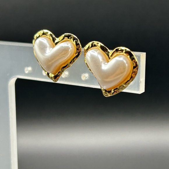Jewelry - Oval Heart Pearl 14K Gold Plated Stud Earrings